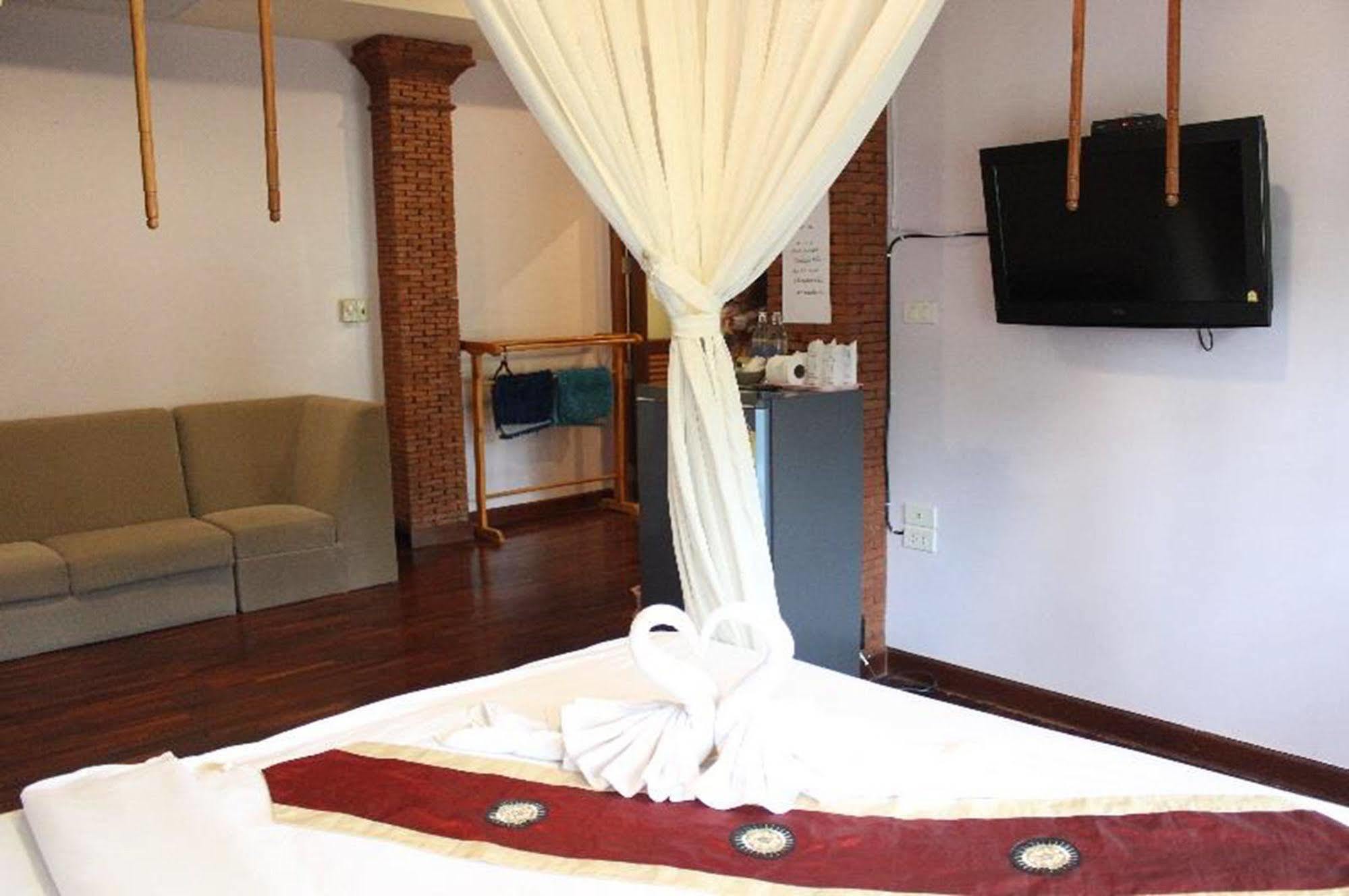 Boom Boom Beach Resort Chanthaburi Exterior photo