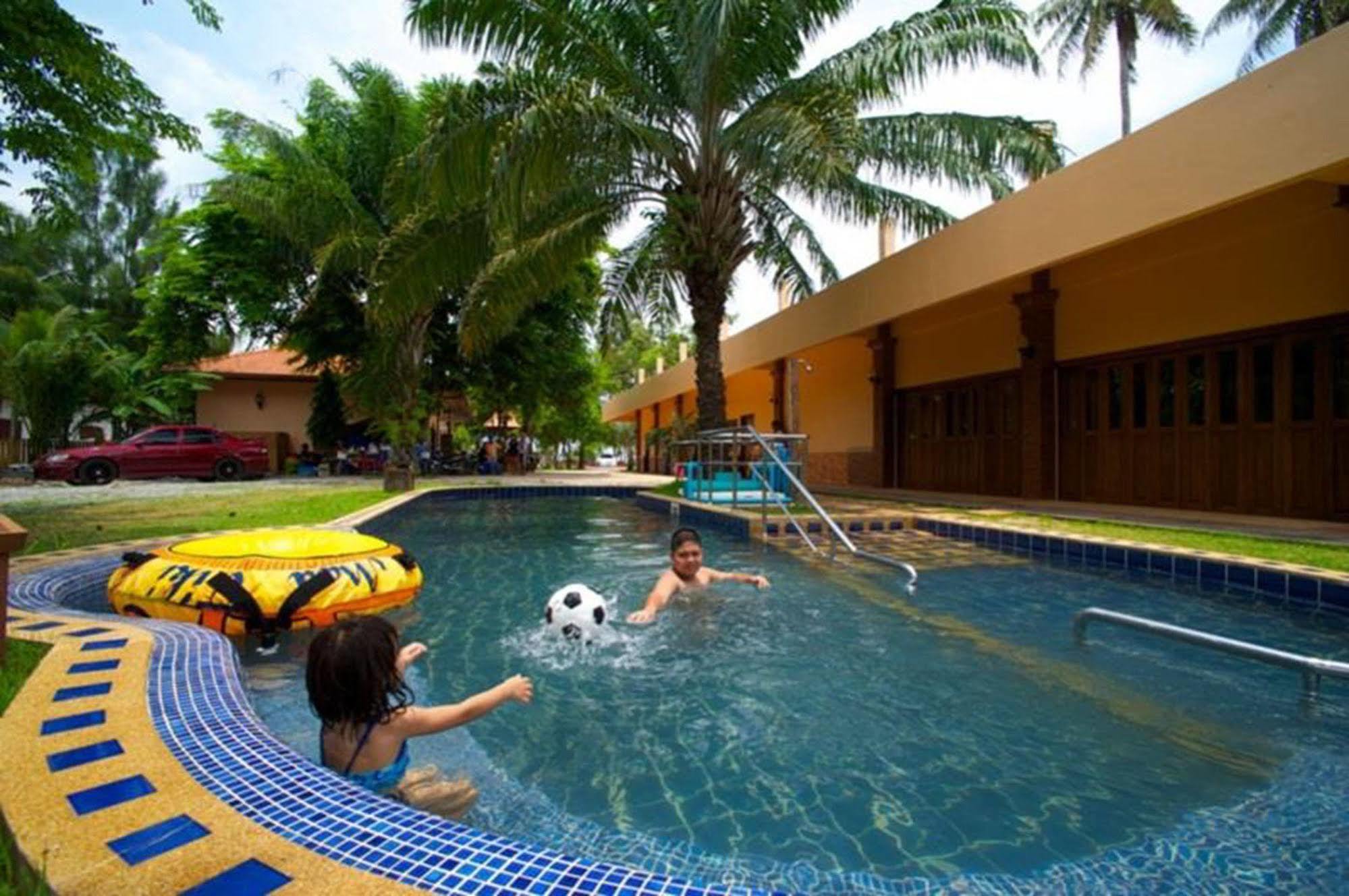 Boom Boom Beach Resort Chanthaburi Exterior photo