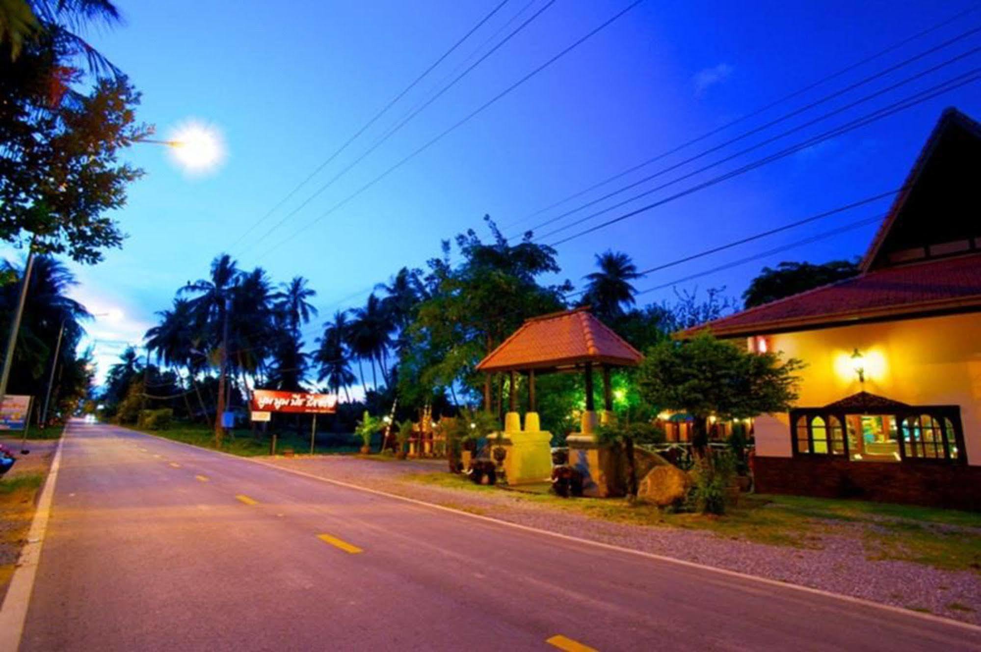 Boom Boom Beach Resort Chanthaburi Exterior photo